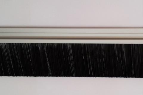 Phớt nỉ chân cửa đế nhôm RP 58